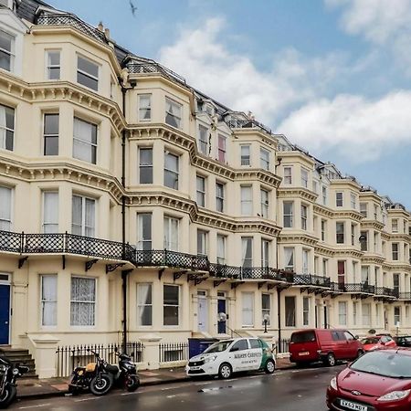 3 Queens Gardens Sea View Apartment Eastbourne Bagian luar foto
