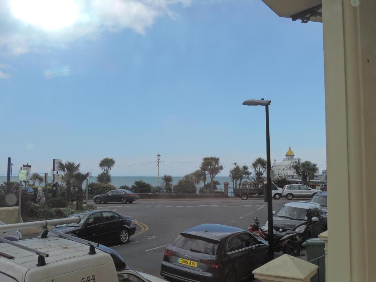 3 Queens Gardens Sea View Apartment Eastbourne Bagian luar foto