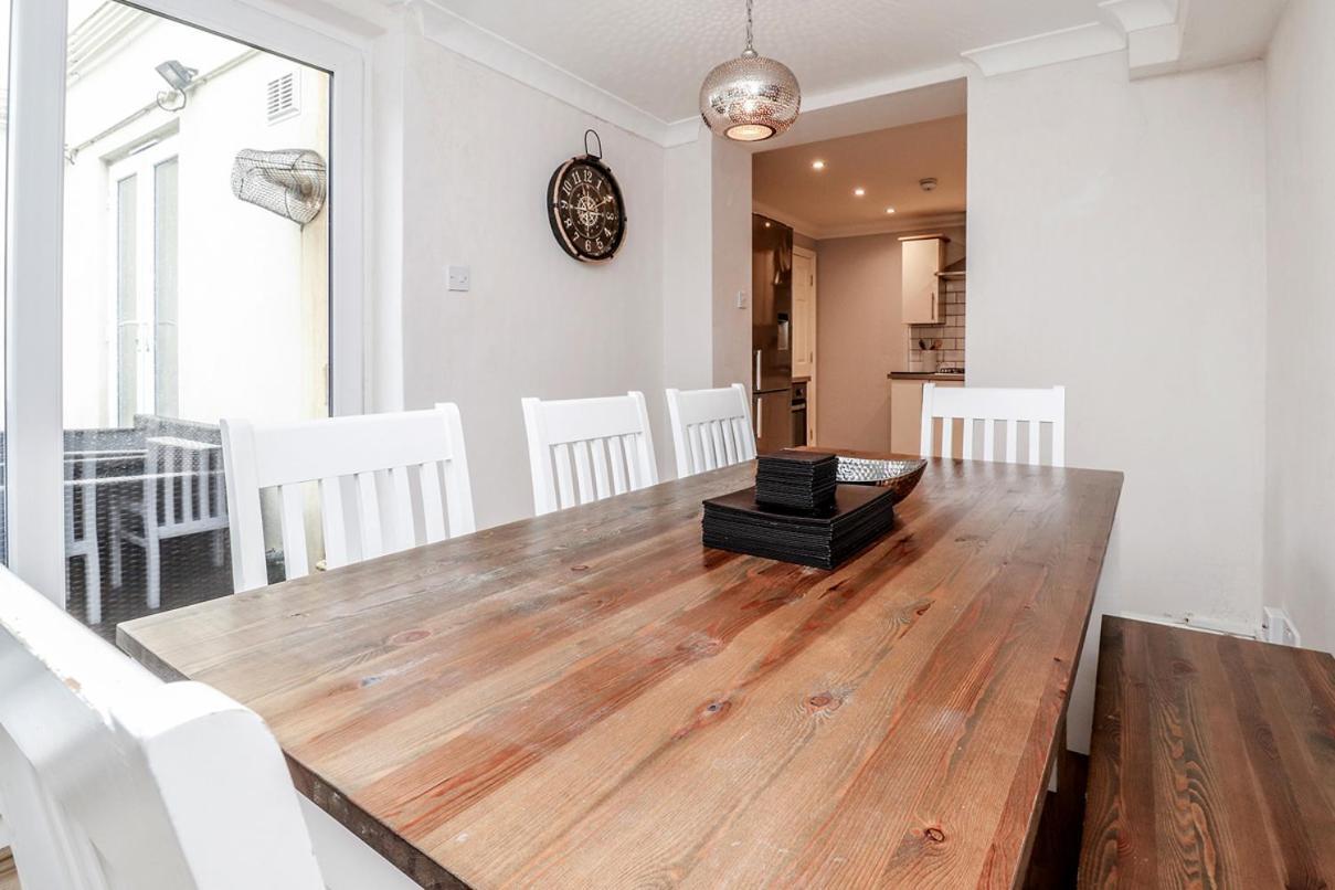 3 Queens Gardens Sea View Apartment Eastbourne Bagian luar foto