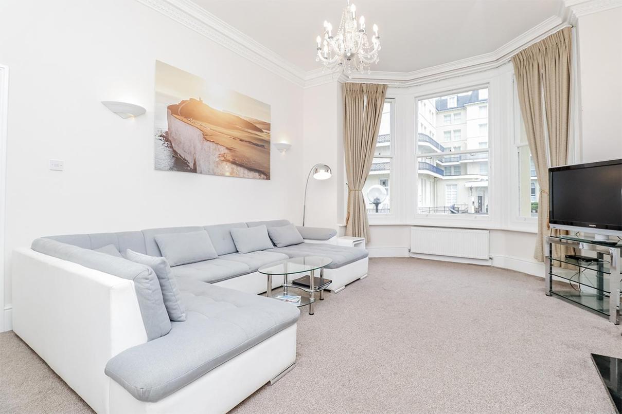 3 Queens Gardens Sea View Apartment Eastbourne Bagian luar foto